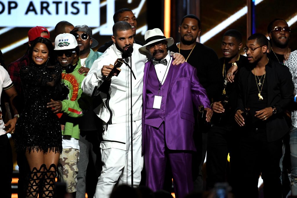 2017 Billboard Music Awards - Show