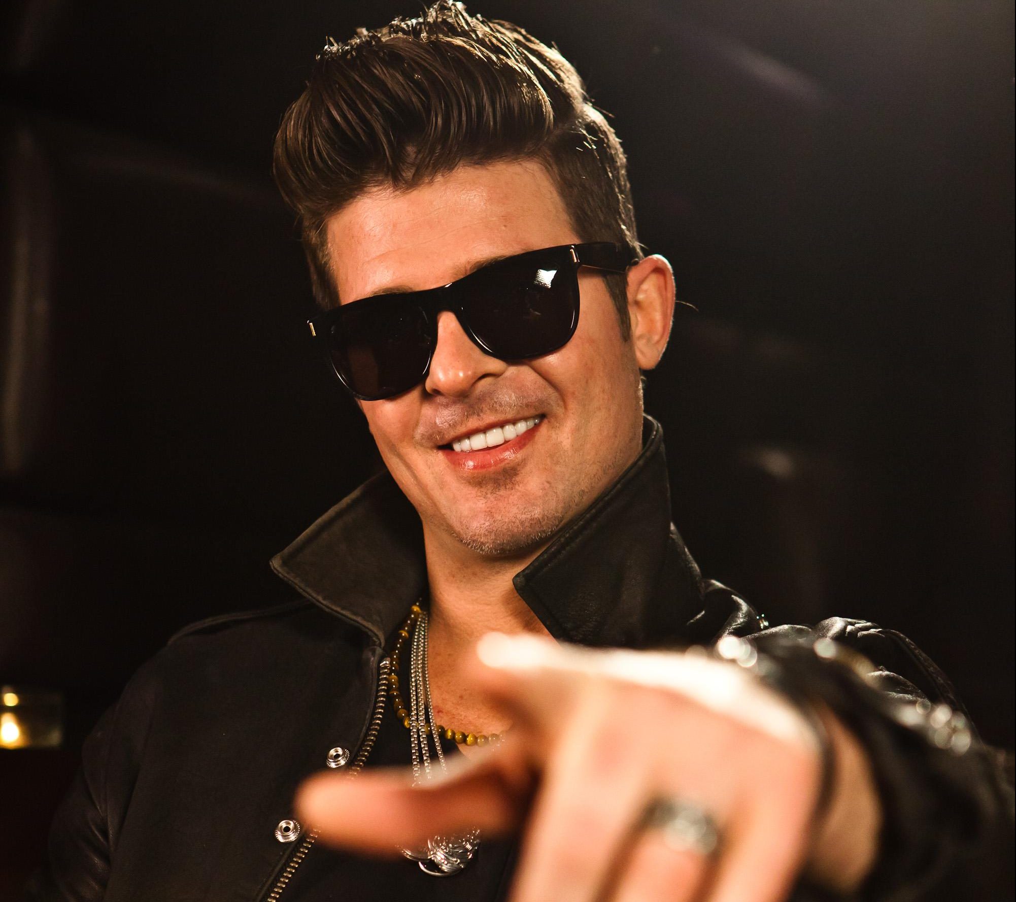 Robin Thicke Performs At The Key Club